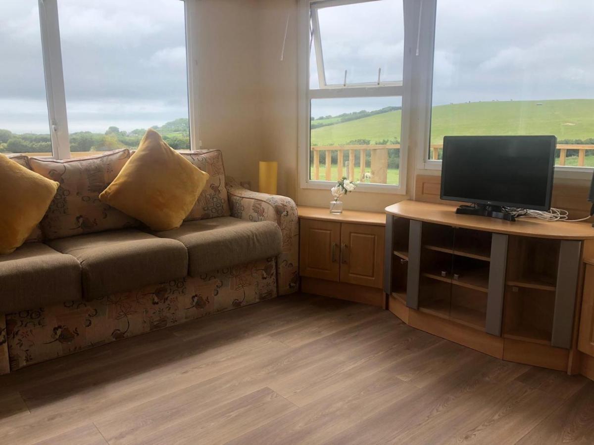 Captivating 2-Bed Static Caravan In Holyhead Llanfachraeth Esterno foto