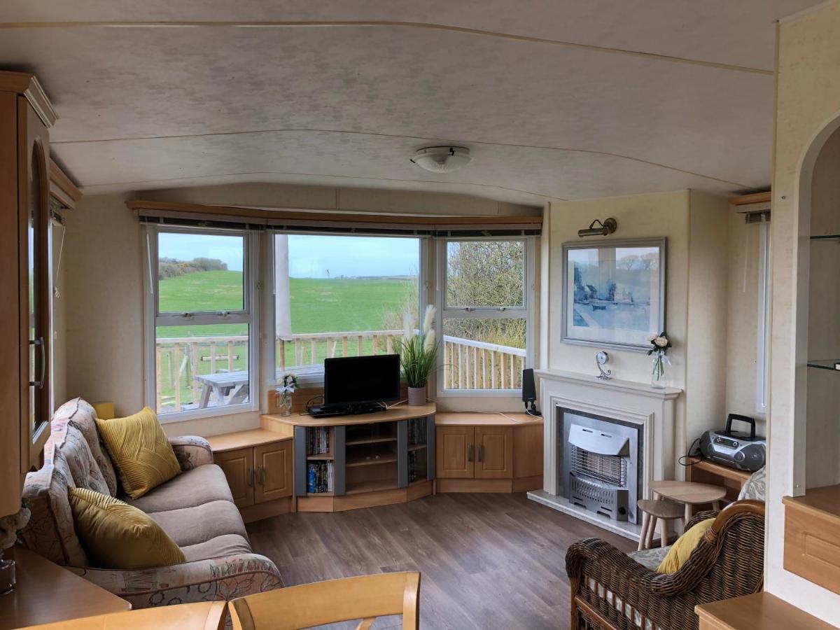 Captivating 2-Bed Static Caravan In Holyhead Llanfachraeth Esterno foto
